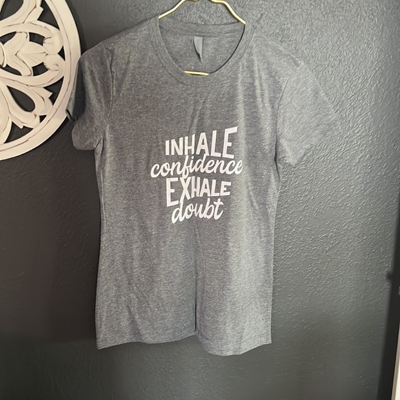 CVG inhale confidence exhale doubt t shirt medium - Picture 2 of 5